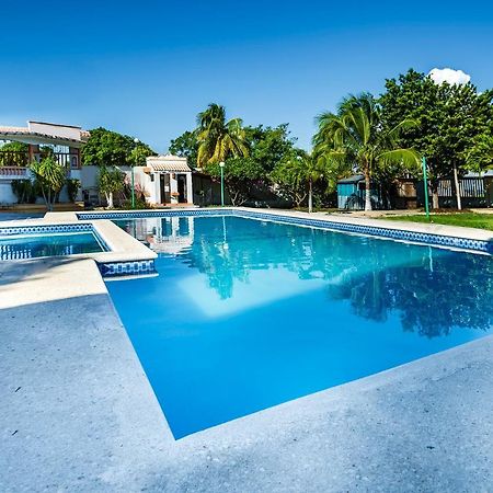 Capital O Oxtankah,Chetumal Bay Hotel Calderitas Exterior photo